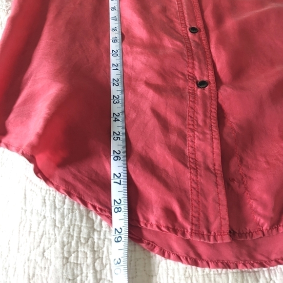 𝅺VINTAGE Kikomo Bright Pink Silk Button Down Blouse M Retro - Picture 13 of 14